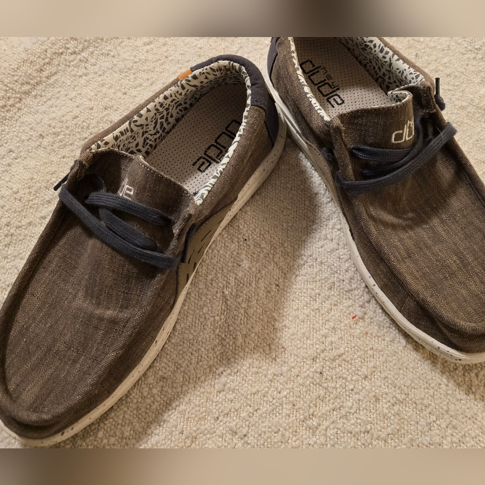 Men's Size 11 Hey Dude Shoes